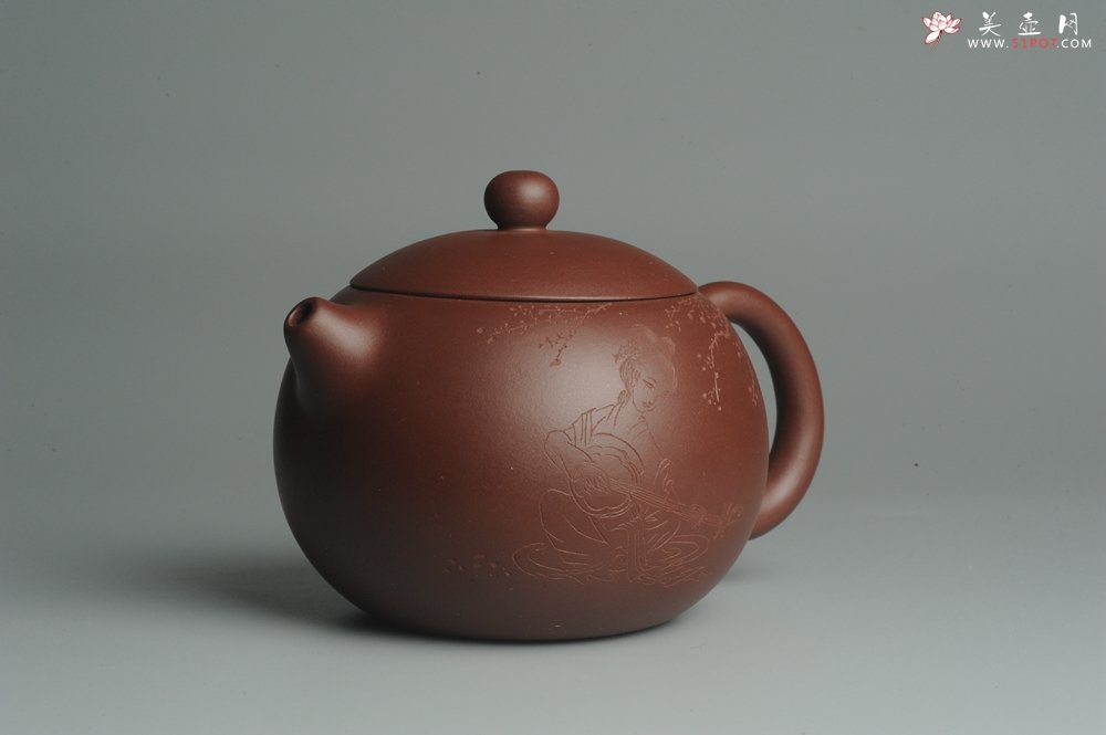 紫砂壶图片：美壶福利特惠 精工西施 饱满圆润 子木装饰抚琴图 - 美壶网
