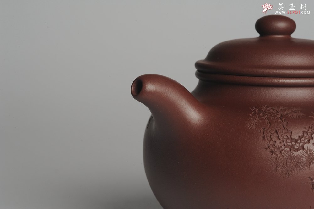 紫砂壶图片：强强联合 实力派杨老师全手工大亨莲子 方健老师即兴装饰 一甄清气半静吟 古韵悠悠 气势非凡 深得老味 - 美壶网