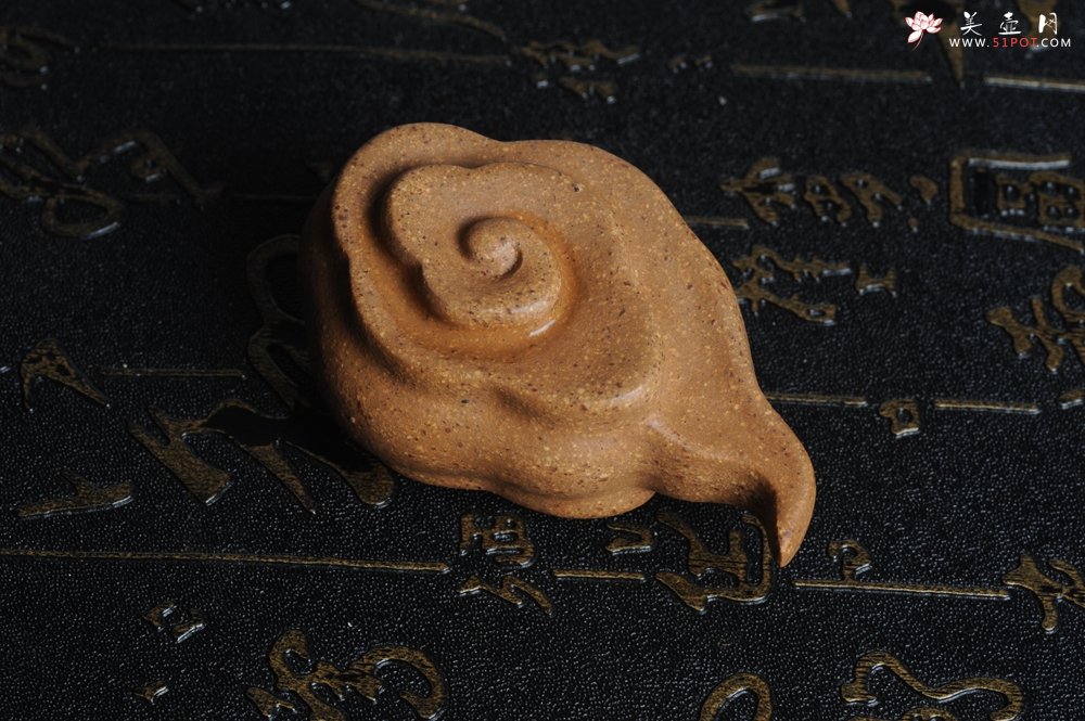 紫砂壶图片：美宠特惠 优质老段泥祥云茶宠 手把件  - 美壶网