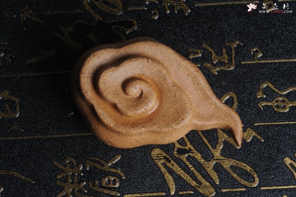 紫砂壶图片：美宠特惠 优质老段泥祥云茶宠 手把件  - 美壶网