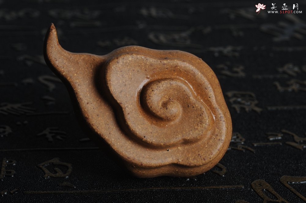 紫砂壶图片：美宠特惠 优质老段泥祥云茶宠 手把件  - 美壶网