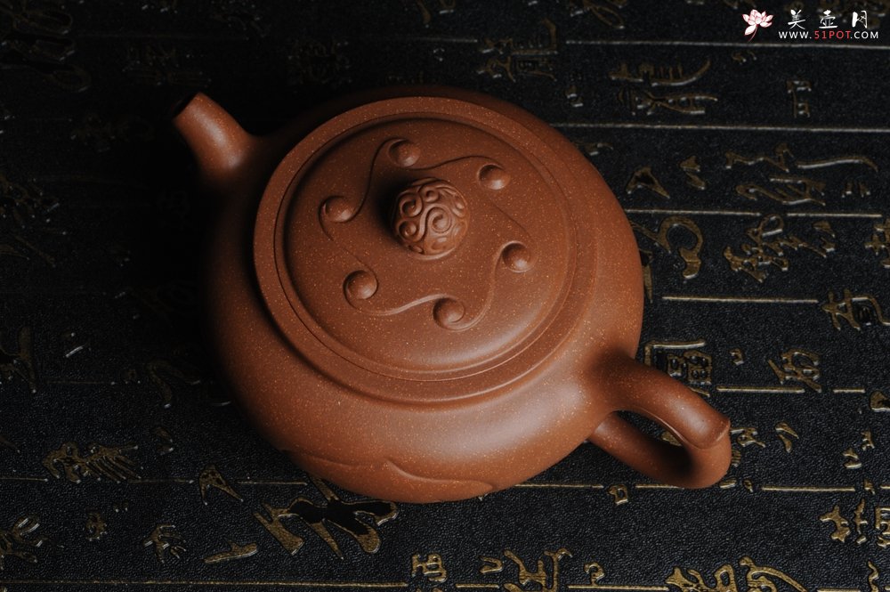 紫砂壶图片：美壶特惠 原创三足如意壶 嵌盖难度大 油润降坡泥 做工超精致 - 美壶网