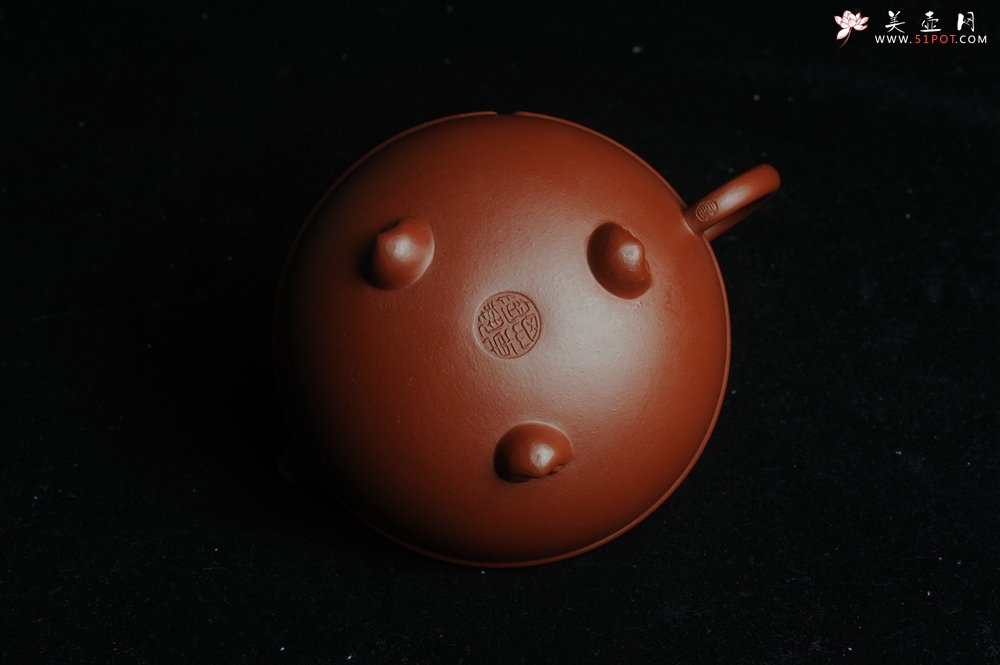 紫砂壶图片：美壶特惠 优质大红袍朱泥 做工精致三足束带一生所爱壶 茶人醉爱 - 美壶网