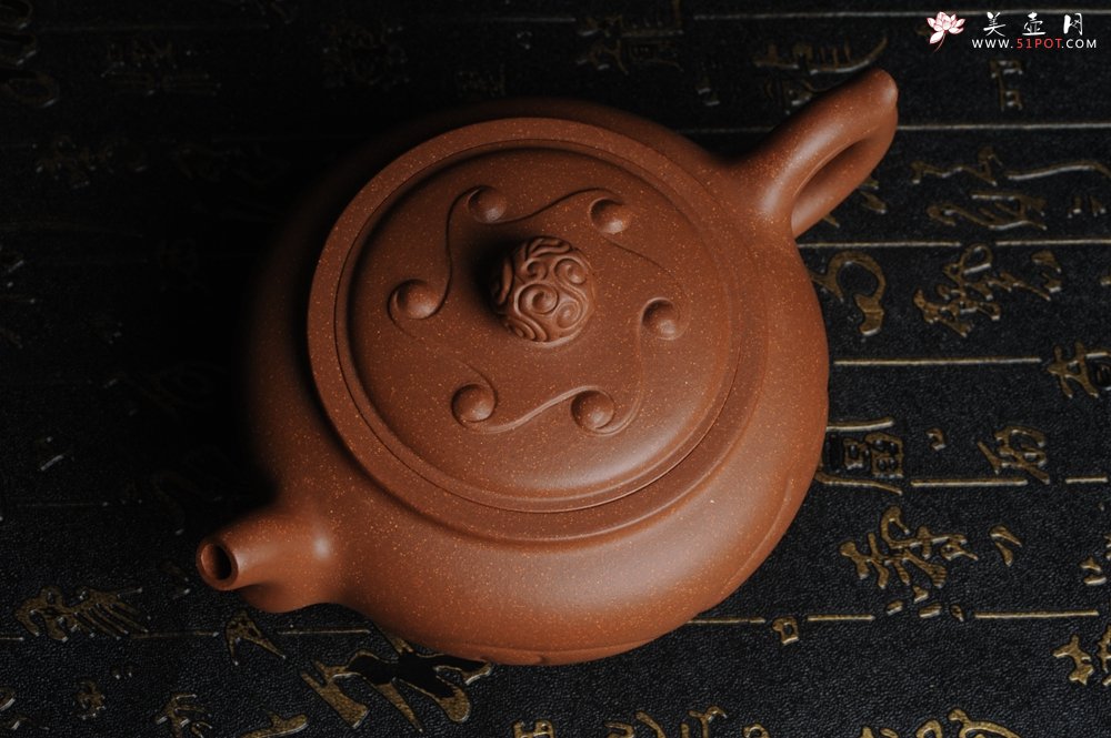 紫砂壶图片：美壶特惠 原创三足如意壶 嵌盖难度大 油润降坡泥 做工超精致 - 美壶网