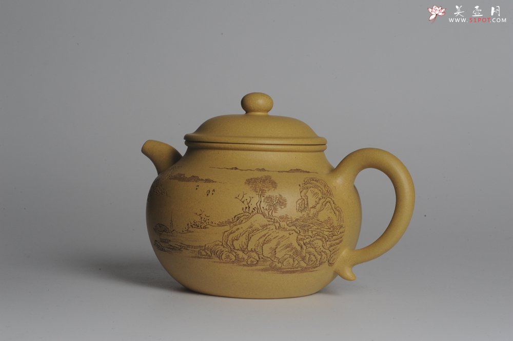 紫砂壶图片：美壶特惠 精工本山段山水莲子壶 端庄秀雅 人品若山极崇峻 情怀与水同清幽 - 美壶网