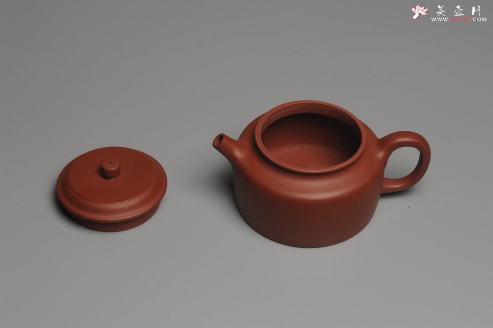 紫砂壶图片：美壶特惠 老清水泥经典大亨德中 茶人醉爱 - 美壶网