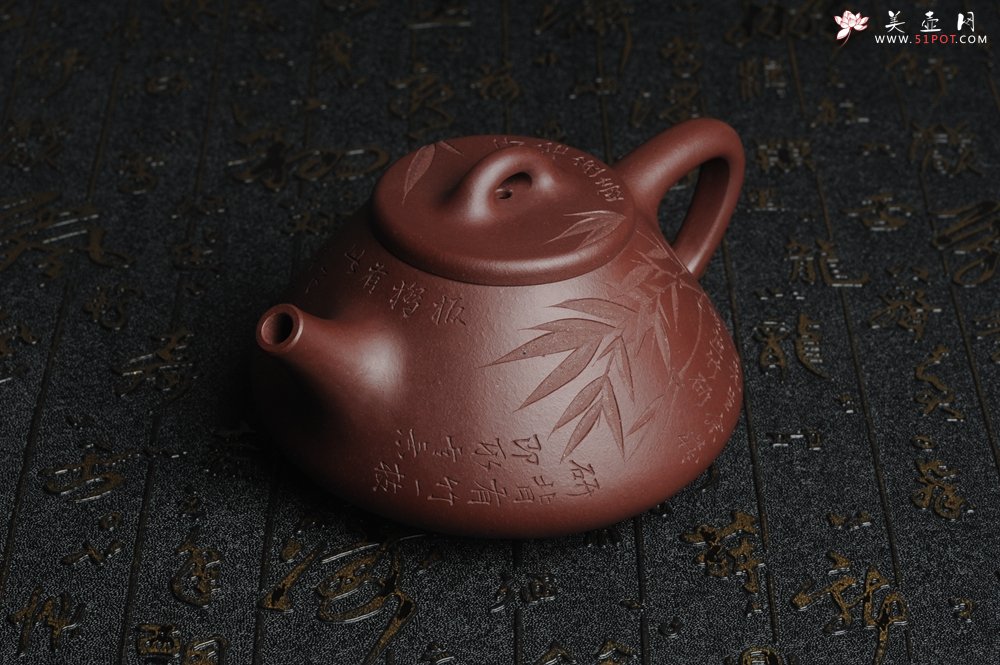 紫砂壶图片：油润底曹青 全手工精品摹古老子冶石瓢 骨肉匀挺 清茗堂助工文气装饰板桥竹 文人风骨尽显 - 美壶网