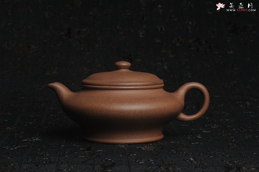 紫砂壶图片：美壶特惠 老段泥虚扁 做工精致 茶人醉爱 - 美壶网