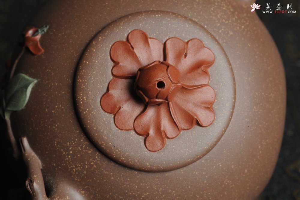 紫砂壶图片：美壶特惠 精工国色天香壶 贴叶精湛 - 美壶网