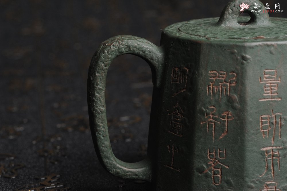 紫砂壶图片：美壶特惠 学苑派 仿龙文风格 青铜器质感 高秦权 - 美壶网