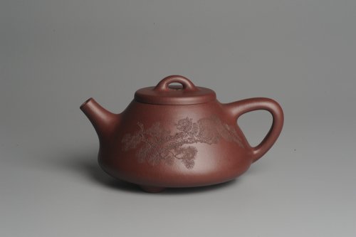 周小培紫砂壶 油润底曹青 全手工精品子冶石瓢 骨肉匀挺 子陶精刻松鼠 原矿底槽清