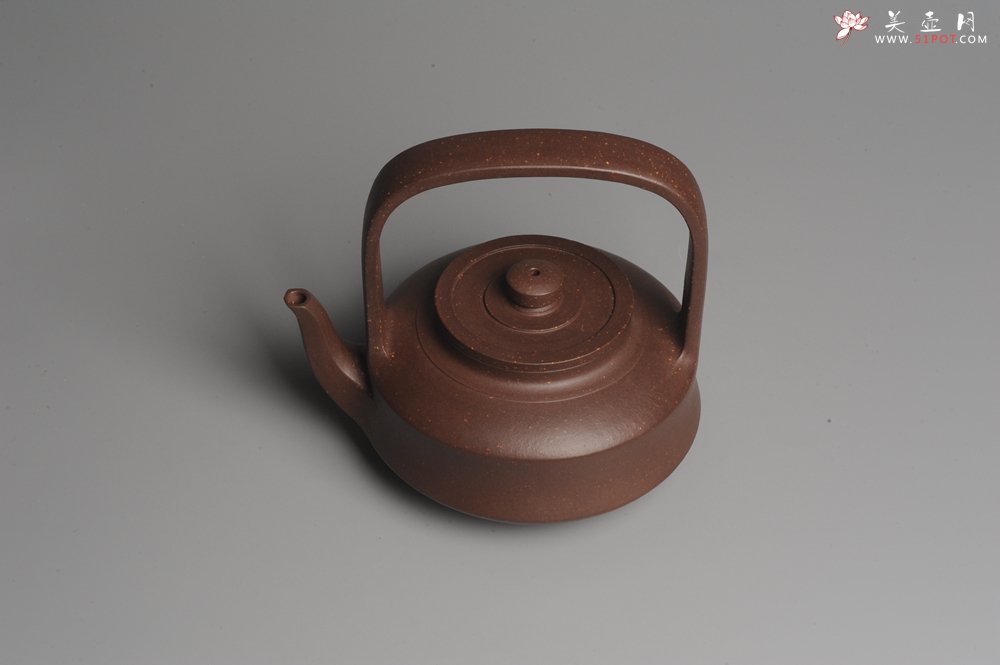 紫砂壶图片：进步明显 扛鼎之作 全美品 难度大刹凹单片折肩拍打成型全手工提壁壶 且玩且珍惜 - 美壶网