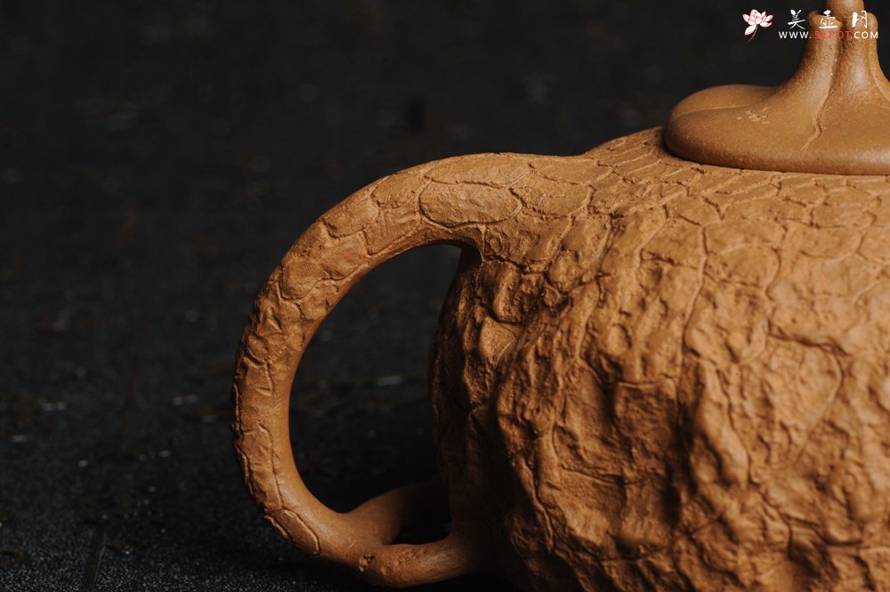 紫砂壶图片：美壶特惠 进步明显优质黄金段全手工龚春 供春 异型盖 难度大 肌理丰富 - 美壶网