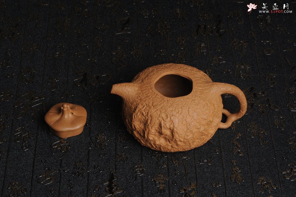 紫砂壶图片：美壶特惠 进步明显优质黄金段全手工龚春 供春 异型盖 难度大 肌理丰富 - 美壶网