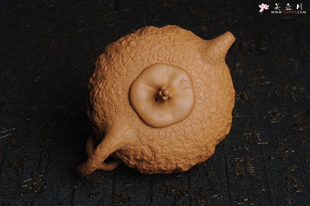 紫砂壶图片：美壶特惠 进步明显优质黄金段全手工龚春 供春 异型盖 难度大 肌理丰富 - 美壶网