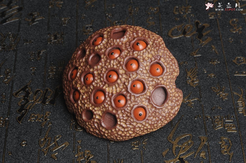 紫砂壶图片：美宠特惠 回馈壶友 精致莲蓬青蛙茶宠 肌理丰富 荷塘情趣 - 美壶网