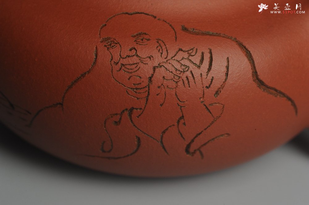 紫砂壶图片：美壶特惠 精致小仿古 寻幽 人物刻绘栩栩如生 茶人醉爱 养后温润如玉 - 美壶网