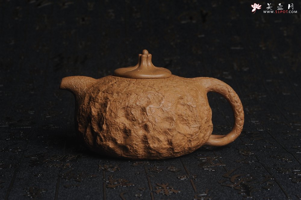 紫砂壶图片：美壶特惠 进步明显优质黄金段全手工供春壶 异型盖 难度大 肌理丰富 - 美壶网