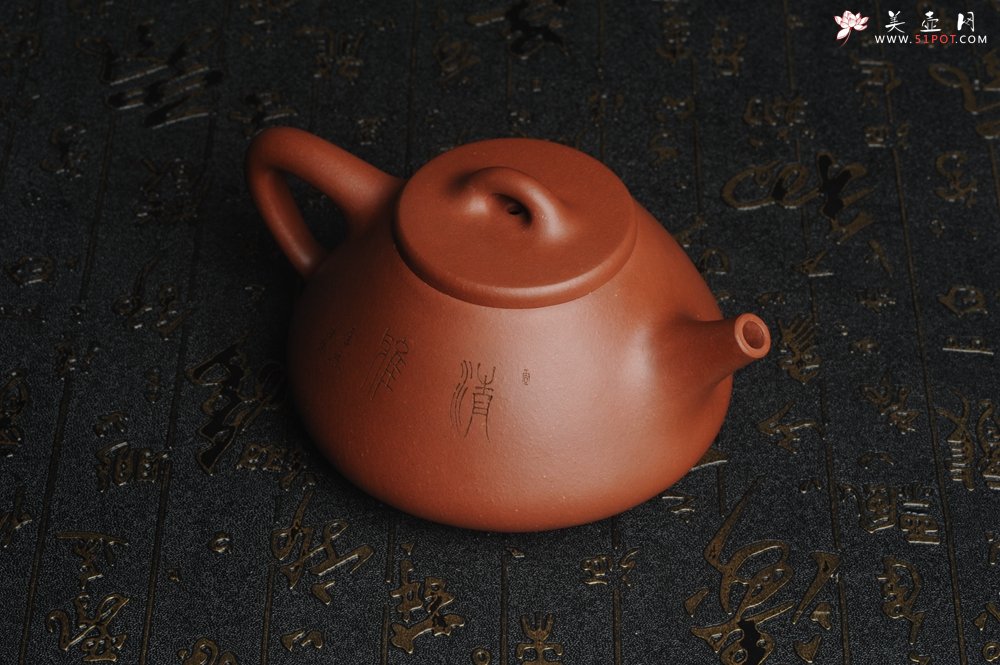 紫砂壶图片：油润底曹青 全手工精品子冶石瓢 骨肉匀挺 清茗堂助工文气装饰菖蒲清供图 文人风骨尽显 - 美壶网