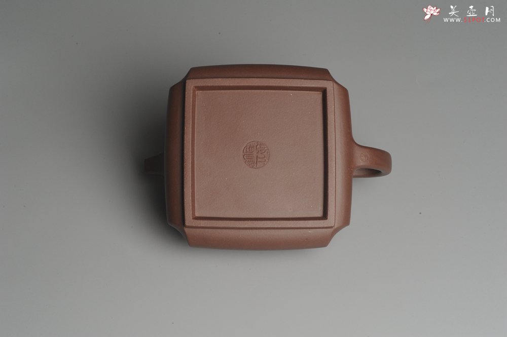 紫砂壶图片：美壶特惠 用心之作 进步之作 细节到位 做工精良 方健老师精心装饰花鸟精工抽角石瓢 只为看得见的朋友 - 美壶网