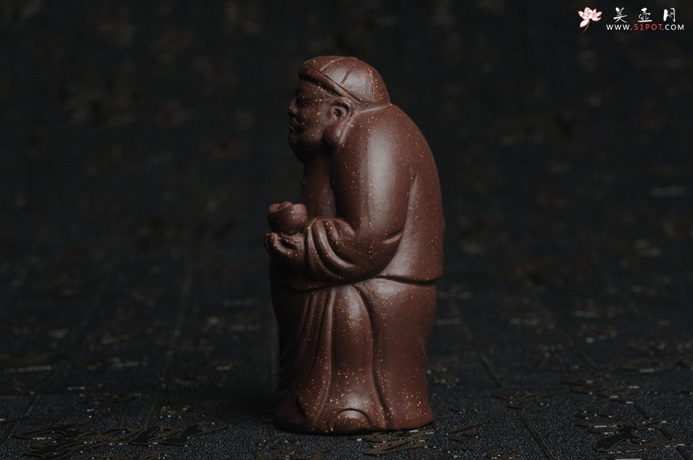 紫砂壶图片：美宠特惠 回馈壶友 精致性价比紫泥老财主茶宠高7.8cm左右 - 美壶网