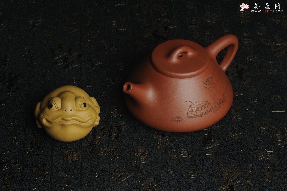 紫砂壶图片：油润底曹青 全手工精品子冶石瓢 骨肉匀挺 清茗堂助工文气装饰菖蒲清供图 文人风骨尽显 - 美壶网