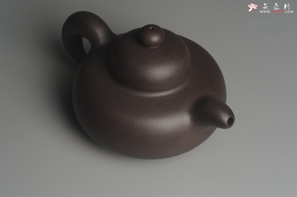 紫砂壶图片：美壶特惠 精致老紫泥道洪圣珠 稳重大气 - 美壶网