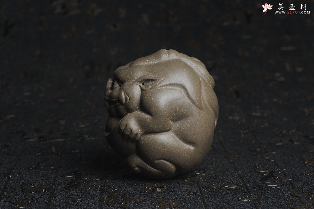 紫砂壶图片：美宠特惠 回馈壶友 精致聚财金蟾茶宠 茶盘尤物高7.5cm宽6.5cm左右 - 美壶网