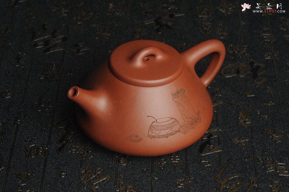 紫砂壶图片：油润底曹青 全手工精品子冶石瓢 骨肉匀挺 清茗堂助工文气装饰菖蒲清供图 文人风骨尽显 - 美壶网