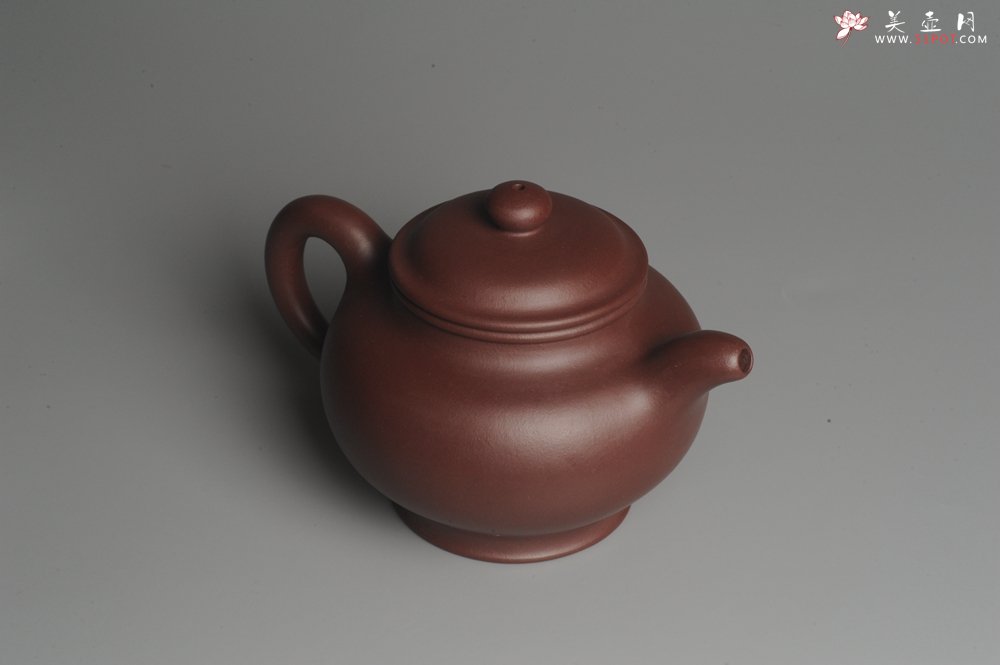紫砂壶图片：实力派杨欣橙老师全手工紫茄泥大亨掇只 深得其味 泥料灰常油润 - 美壶网