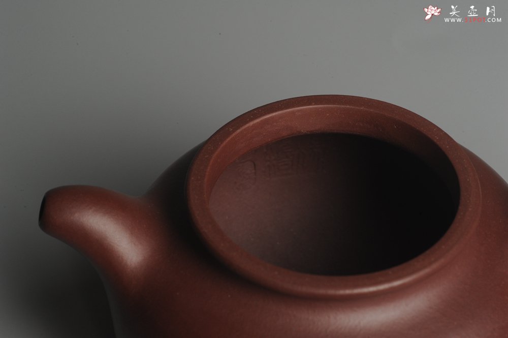 紫砂壶图片：实力派杨老师全手工紫茄泥小品大亨掇只 深得其味 泥料灰常油润 - 美壶网