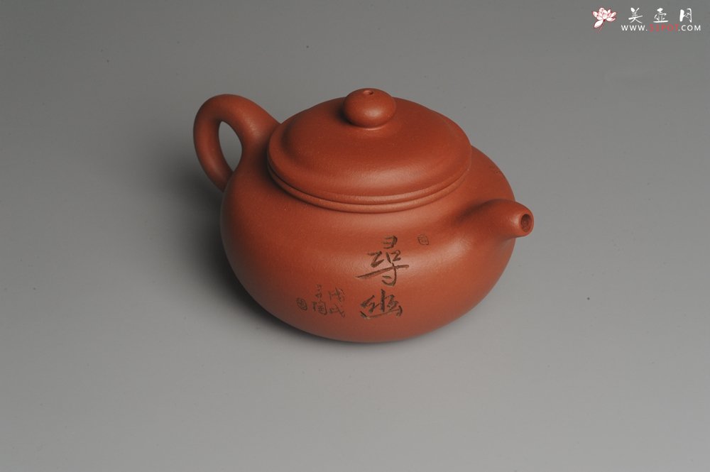 紫砂壶图片：美壶特惠 精致小仿古 寻幽 人物刻绘栩栩如生 茶人醉爱 养后温润如玉 - 美壶网