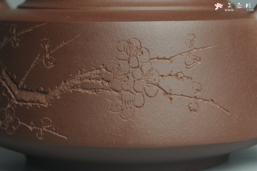 紫砂壶图片：美壶特惠 一厂拼紫泥 精致凤鸣壶 雅刻梅花 暗香浮动 造型别致 - 美壶网