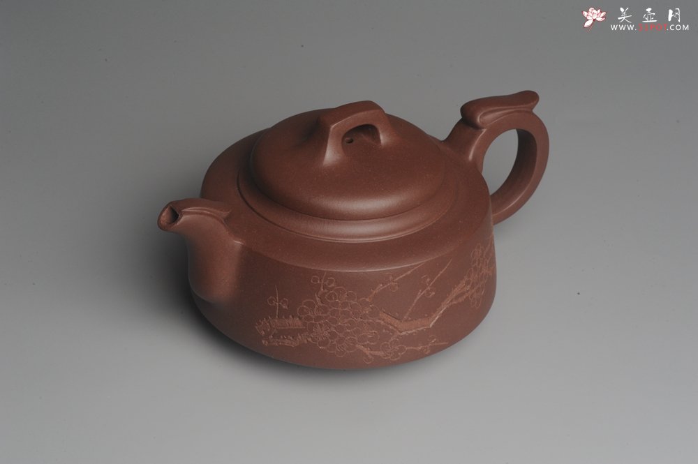 紫砂壶图片：美壶特惠 一厂拼紫泥 精致凤鸣壶 雅刻梅花 暗香浮动 造型别致 - 美壶网