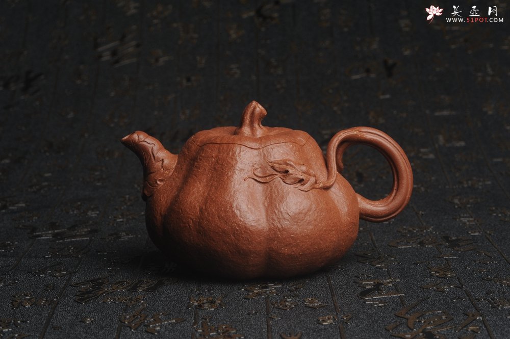 紫砂壶图片：美壶特惠 精致卡盖全手工油润降坡泥仿生小叶歪瓜 难度大 - 美壶网