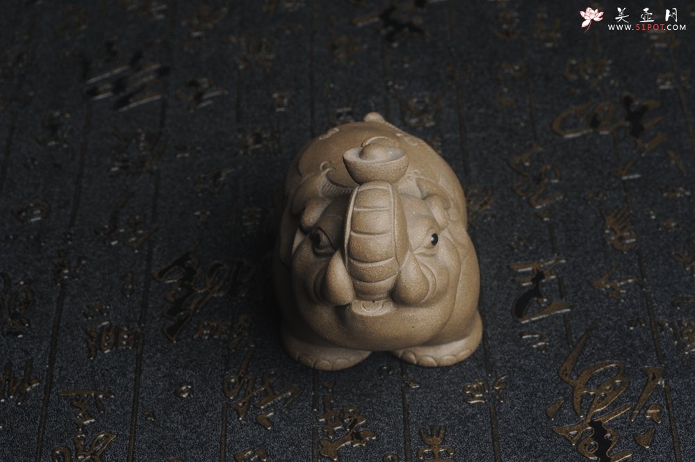 紫砂壶图片：美宠特惠 回馈壶友 精工太平有象茶宠 长11cm宽6cm高7cm - 美壶网
