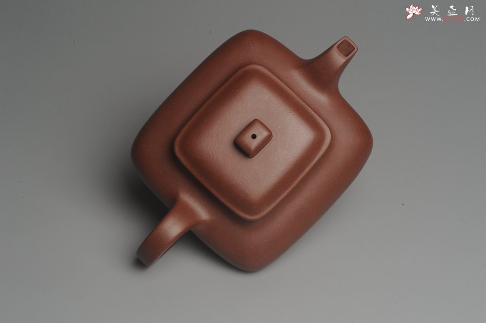 紫砂壶图片：实力派张海艳全手工老辣四方虚扁壶 超精致 - 美壶网