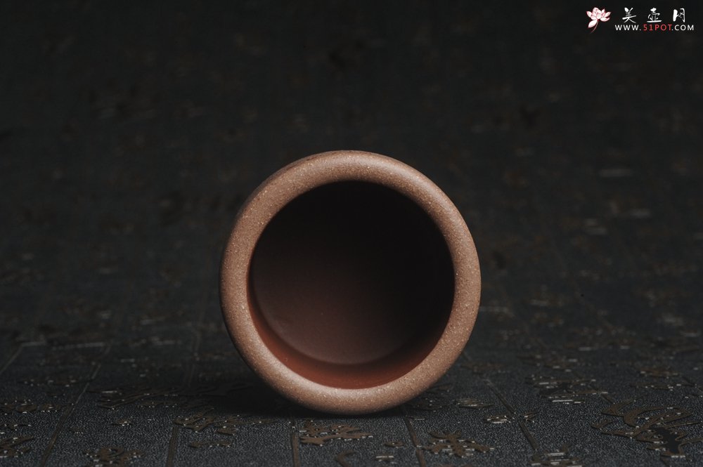 紫砂壶图片：美杯特惠 精品好泥好工好刻雅致厚实品茗杯 缸杯 山居图 - 美壶网