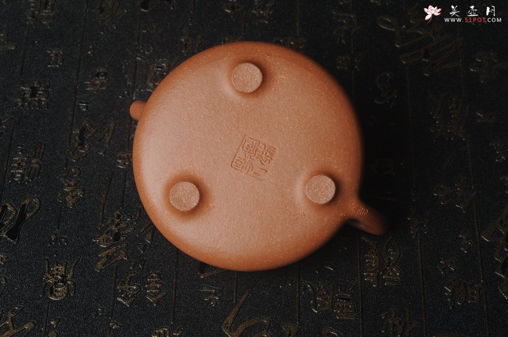 紫砂壶图片：润五彩段泥 全手工薄胎子冶石瓢 有君子风无俗人气 助工俞霞精心摹古刻绘雅竹 - 美壶网