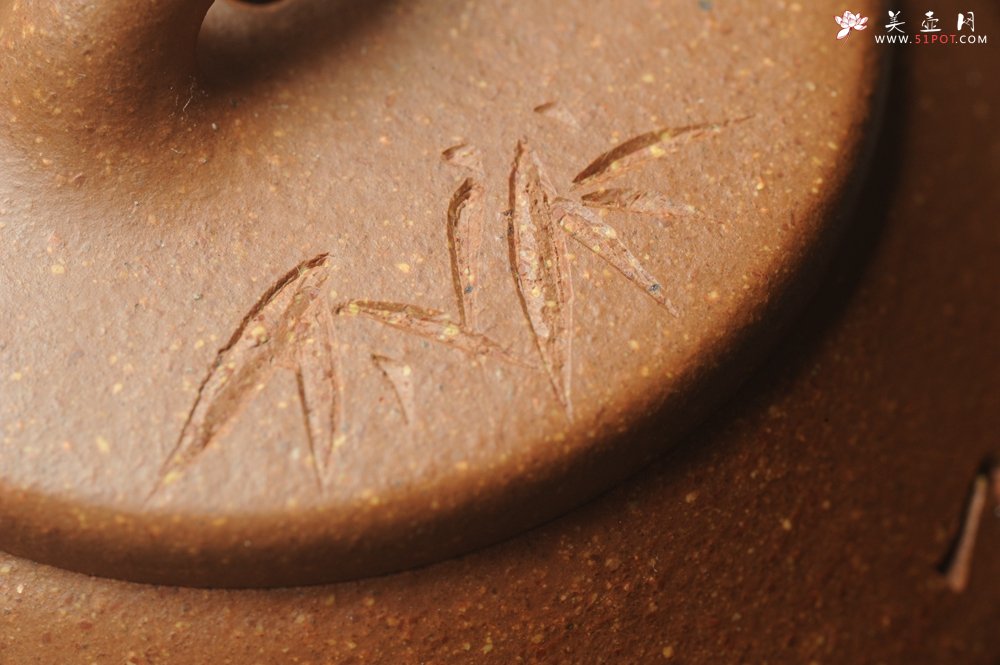 紫砂壶图片：润五彩段泥 全手工薄胎子冶石瓢 有君子风无俗人气 助工俞霞精心摹古刻绘雅竹 - 美壶网