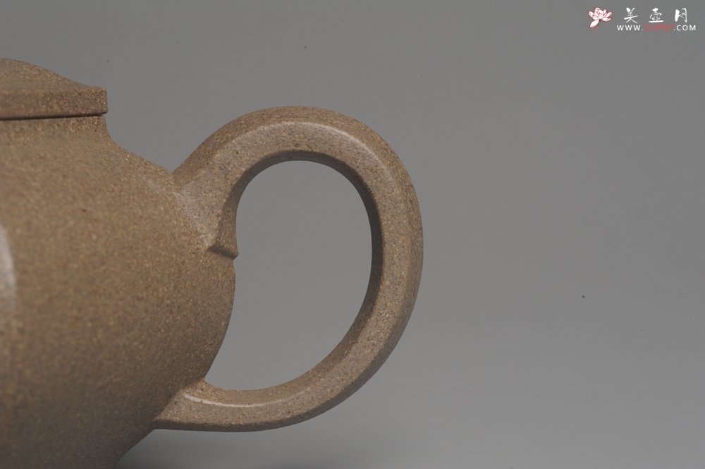 紫砂壶图片：美壶中秋国庆特惠 精工老段泥锦方壶 泥料特好 茶人醉爱 - 美壶网