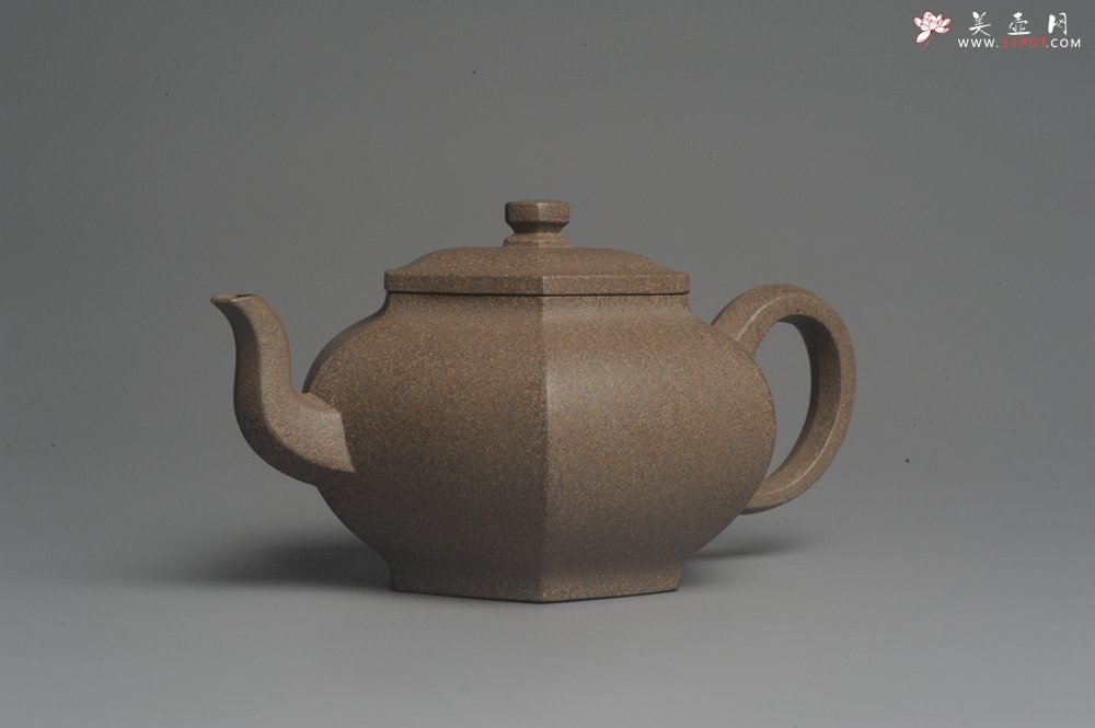 紫砂壶图片：美壶中秋国庆特惠 精工老段泥锦方壶 泥料特好 茶人醉爱 - 美壶网