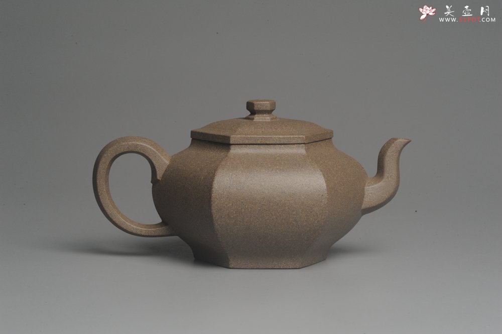 紫砂壶图片：美壶中秋国庆特惠 精工老段泥锦方壶 泥料特好 茶人醉爱 - 美壶网