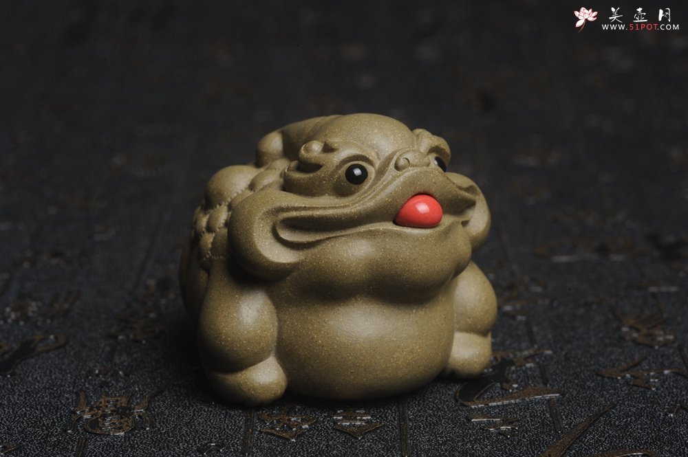 紫砂壶图片：美宠特惠 老青段貔貅瑞兽招宝蟾茶宠 茶盘尤物长6cm宽5.7cm高4.6cm - 美壶网