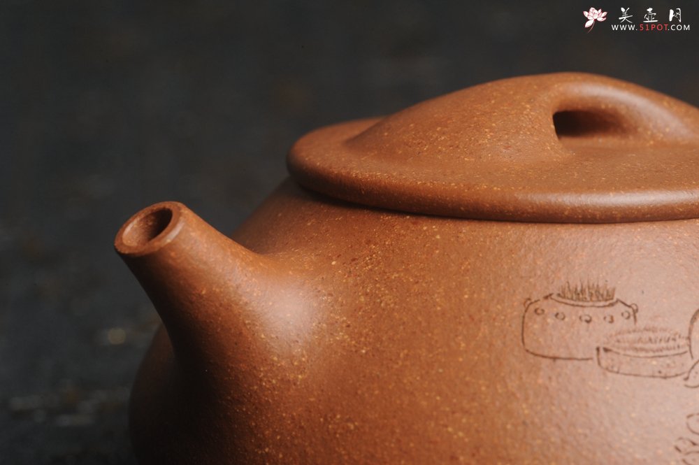 紫砂壶图片：潜力股周小培全手工演绎精品五彩段泥景舟石瓢 清茗堂助工文气装饰菖蒲佛手清供图 心清香妙 - 美壶网