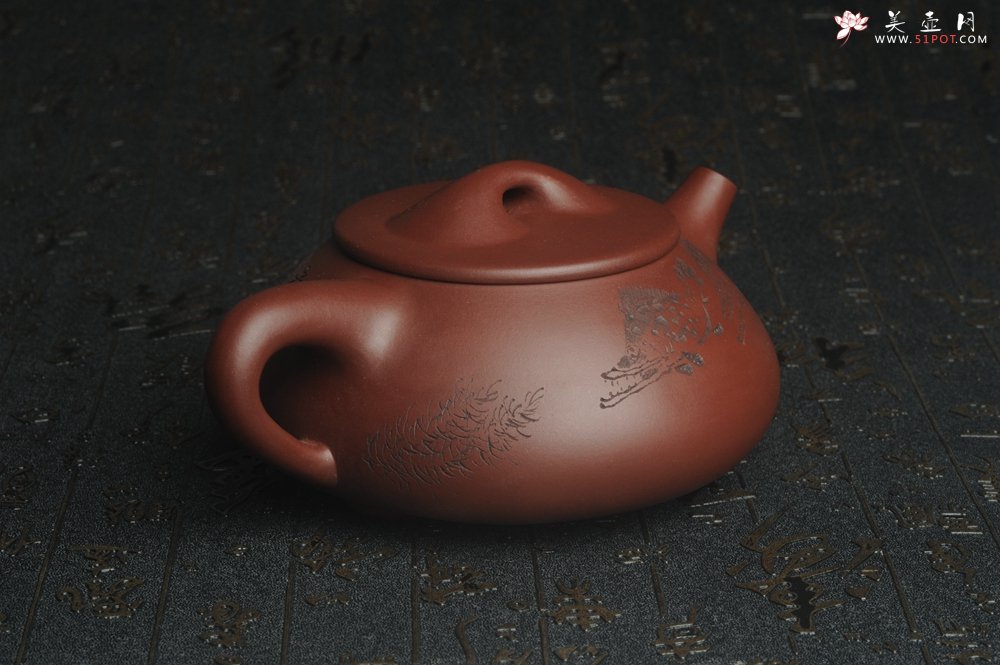 紫砂壶图片：油润紫泥 全手工大满瓢 石瓢 文气装饰双贵图 游鱼之乐 煮白石泛绿云 一瓢细酌邀桐君 - 美壶网