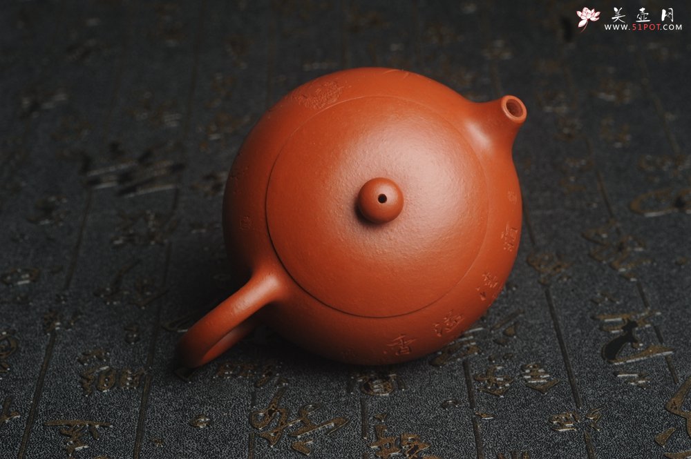 紫砂壶图片：特油润老朱泥 全手工美女西施壶 方健老师精心双刀刻绘 收缩大成型难 难得美品 - 美壶网