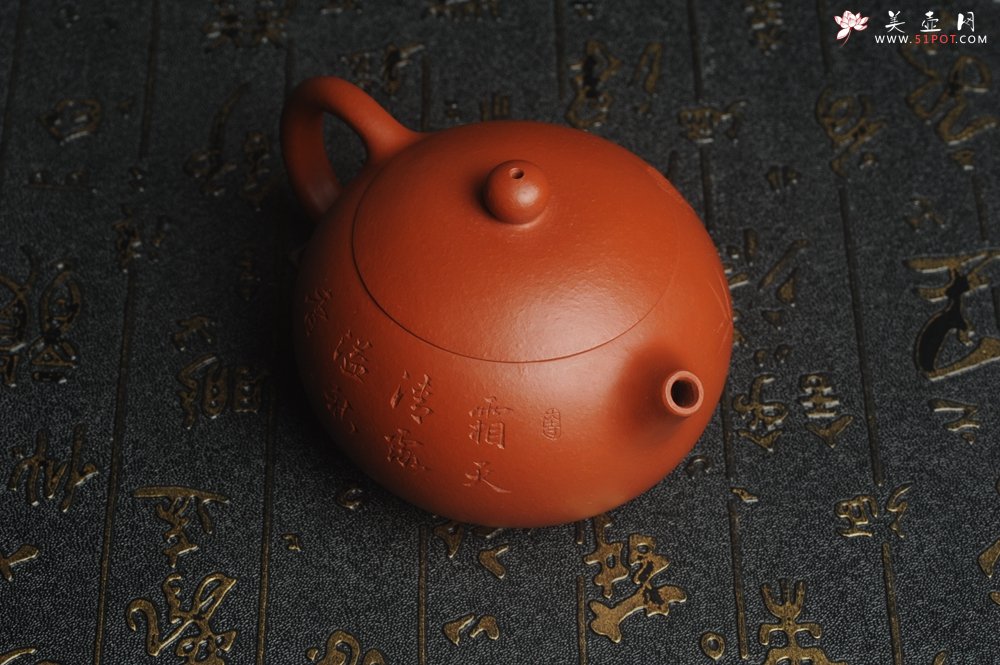 紫砂壶图片：特油润老朱泥 全手工美女西施壶 方健老师精心双刀刻绘 收缩大成型难 难得美品 - 美壶网