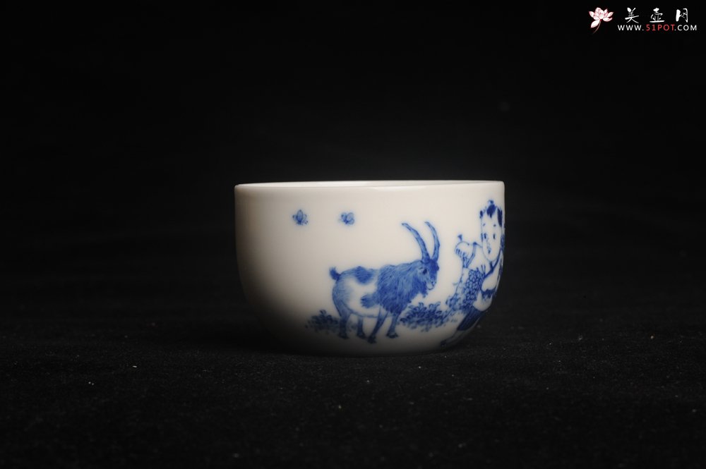 紫砂壶图片：景德镇主人杯 青花杯 童子伴羊 - 美壶网