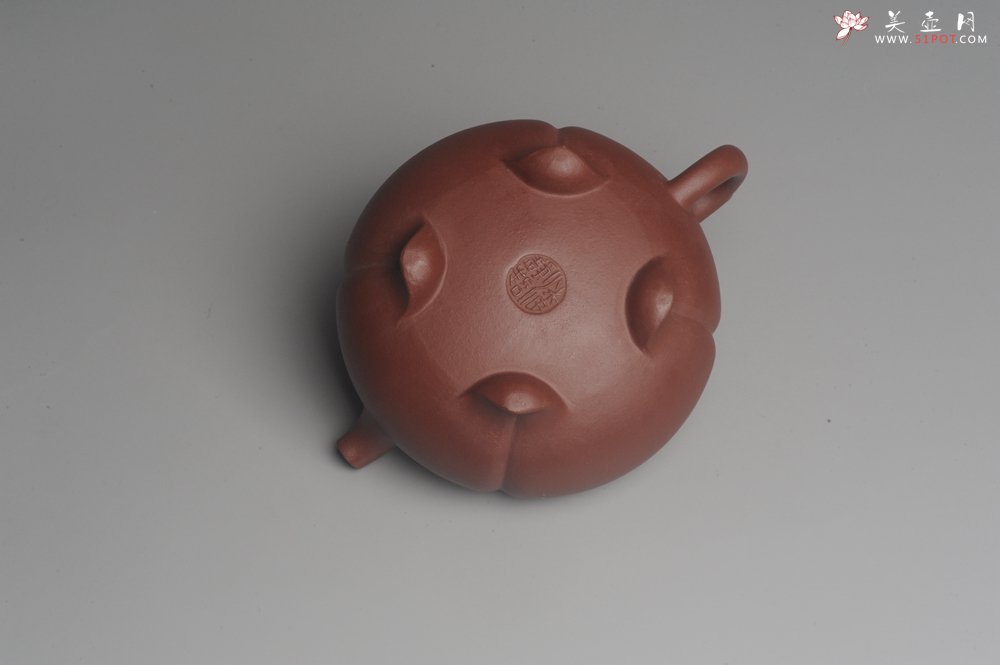 紫砂壶图片：美壶特惠 优质红拼泥精致四足菊蕾壶 大口实用 出水如柱 养后特油润 - 美壶网